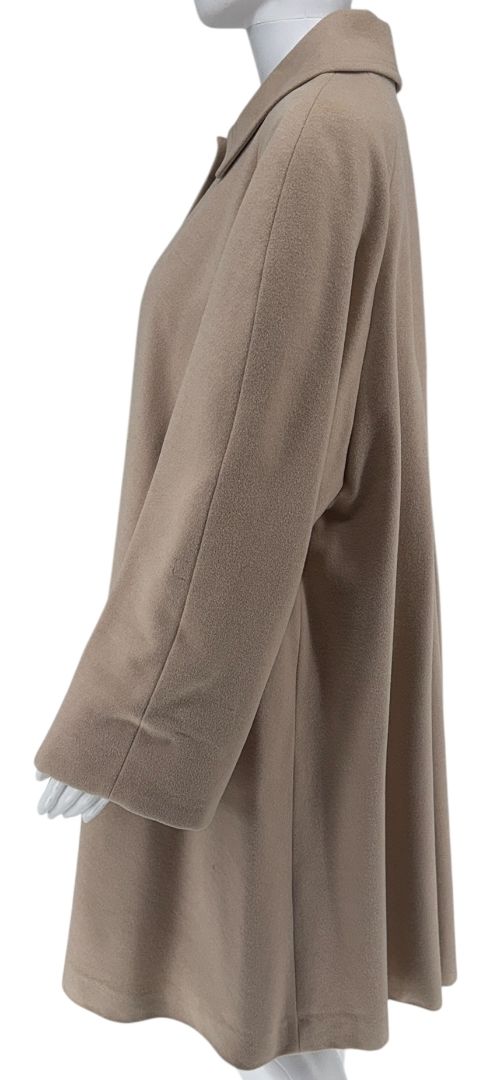 Louis Féraud Pale Blush Wool Swing Coat – Very Good Preowned Condition