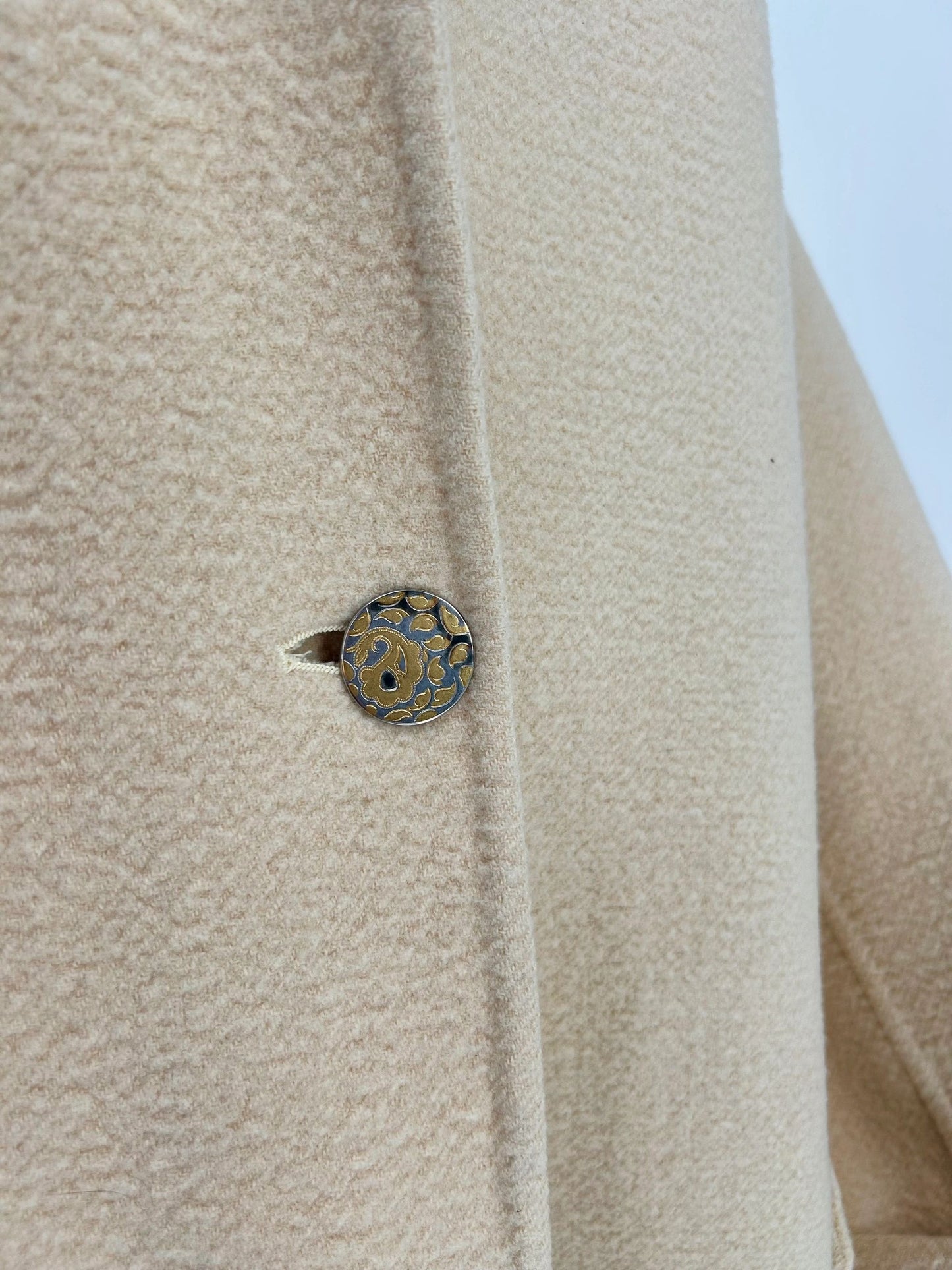 Celine Beige/Tan/Sand Double Faced Cashmere Oversized Boucle Notched Lapel One Button Coat/Jacket. Size 8