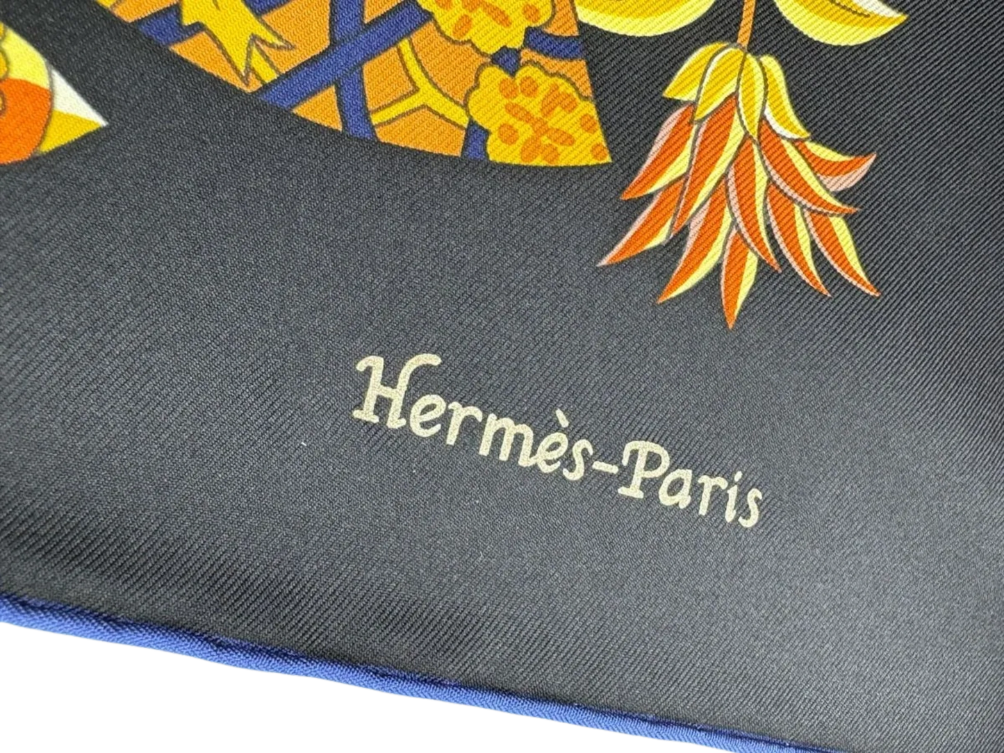 HERMÈS Fleurs et Papillons de Tissus Silk Scarf